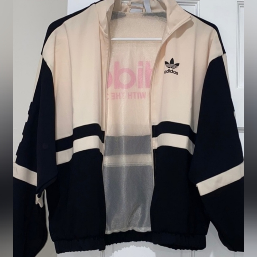New Adidas ladies Jacket Size Sm